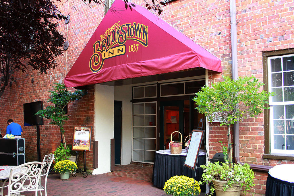 وينستون سالم The Historic Brookstown Inn, Trademark Collection By Wyndham المظهر الخارجي الصورة